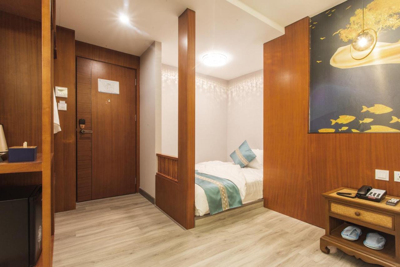 Thapae Twins Hotel Chiang Mai Esterno foto